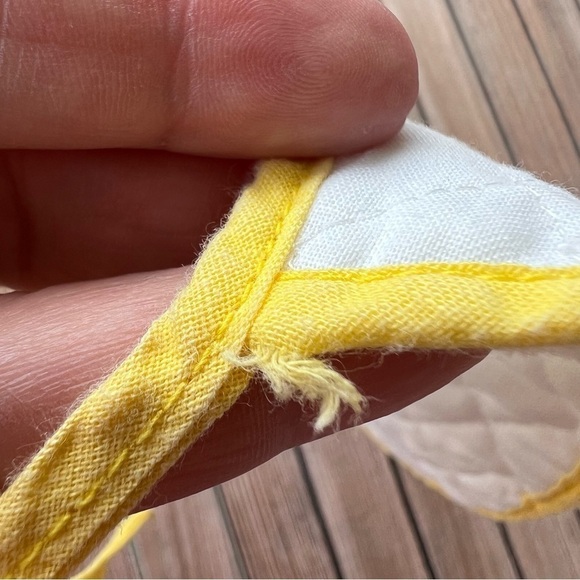 Vtg Disney Winnie The Pooh Honey Pot Bees Quilted Cross Stitch Bib Sears USA GUC - Picture 9 of 9